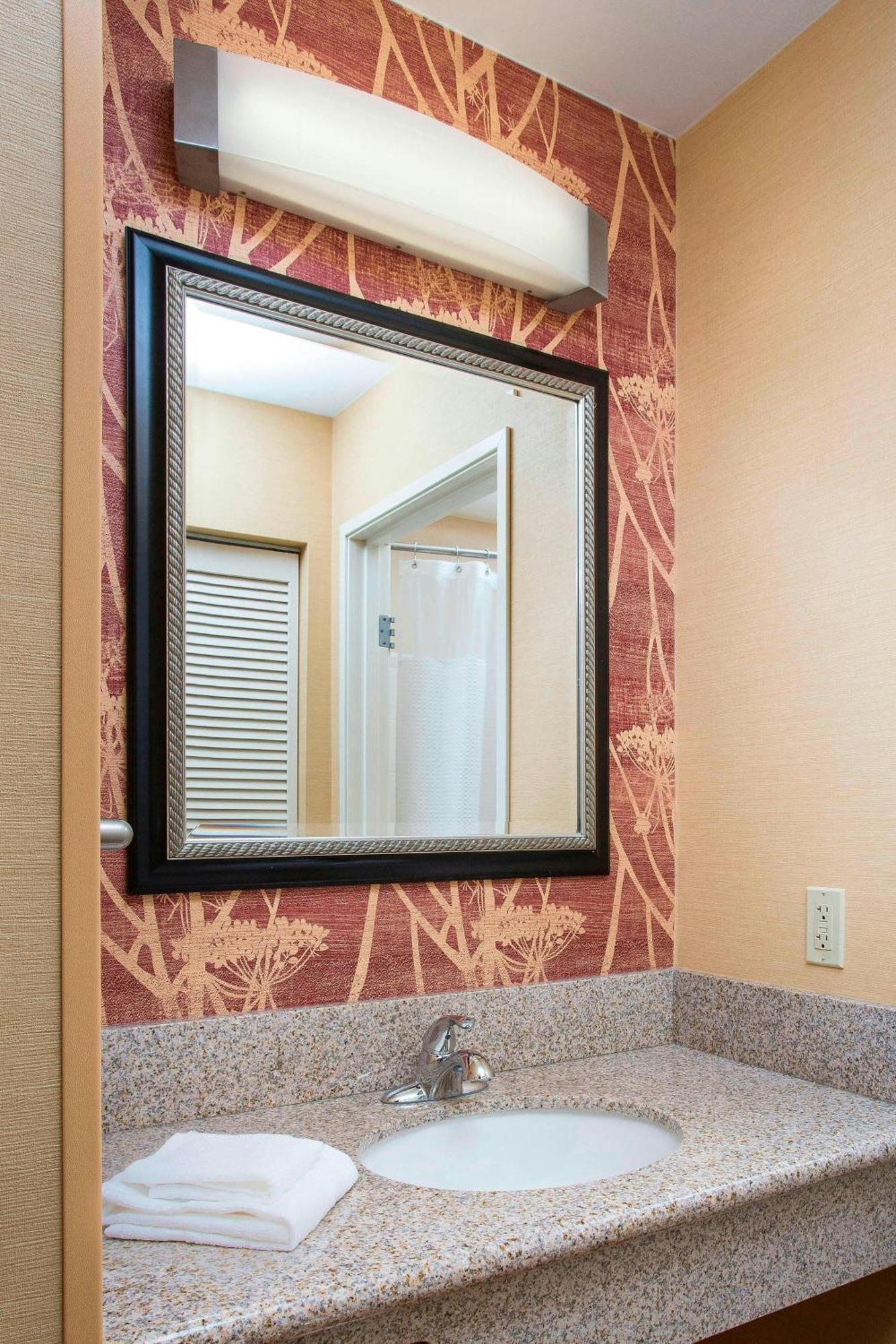 Hotel Courtyard By Marriott