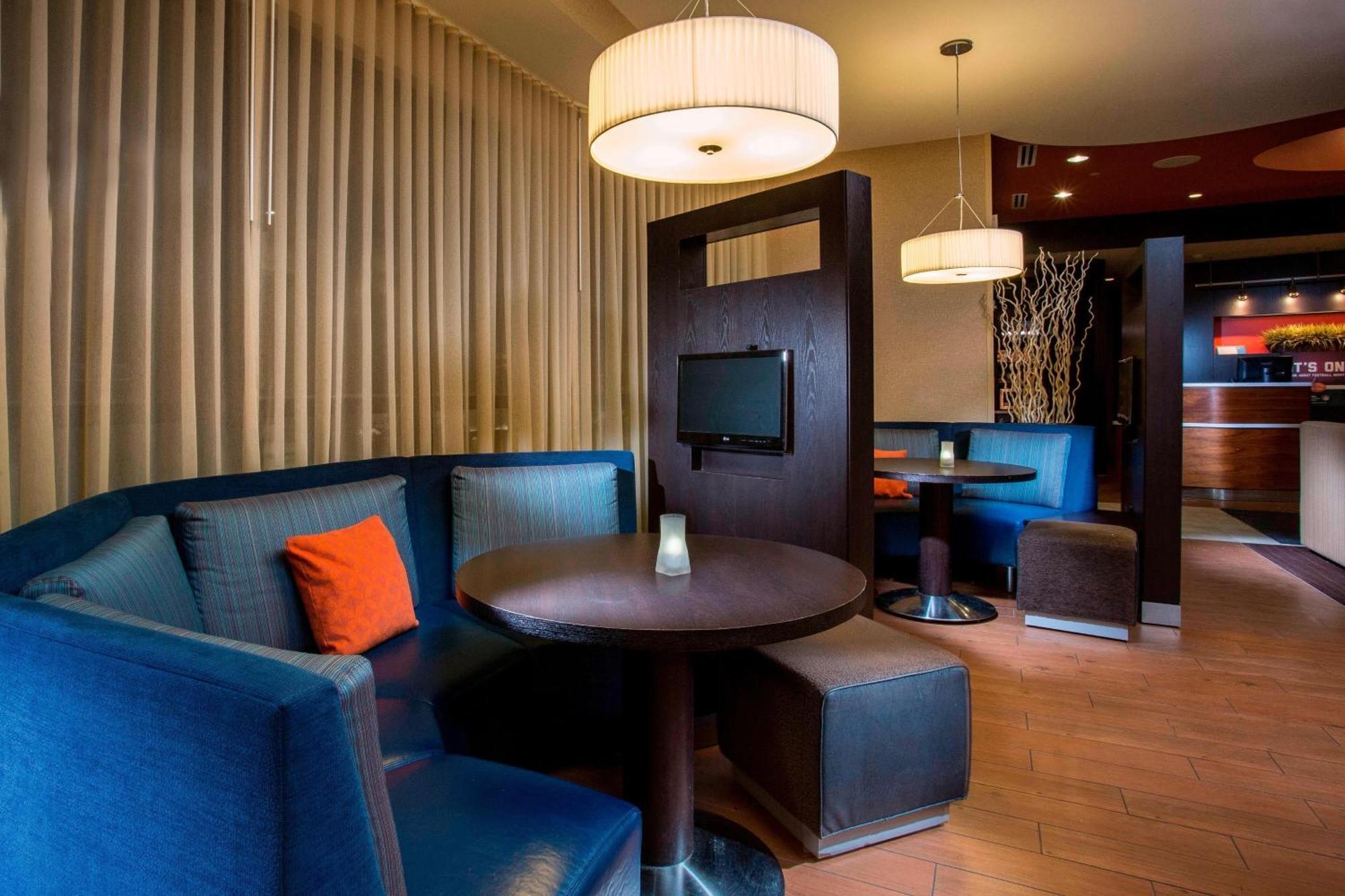 Hotel Courtyard By Marriott
