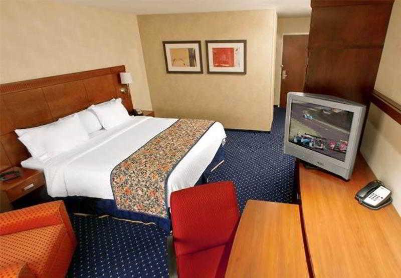 Hotel Courtyard By Marriott 3*